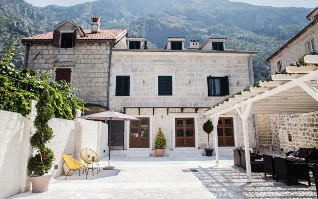 Hotel Sara