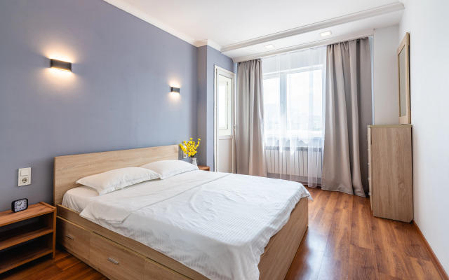 Uyut v Ritme Minimalizma Apartment