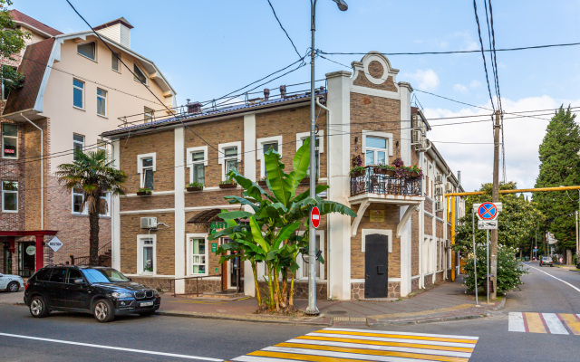 M1C Apartments