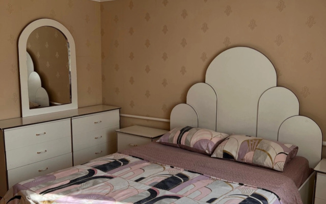 Na Aleksandrovskoy 9 Private house