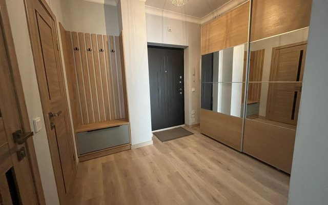 Prostornaya Yevrodvushka V Tsentre Flat