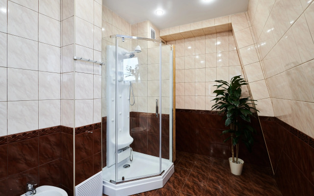 Квартира GM Apartments Двухуровневая с мансардой у Патриарших Прудов