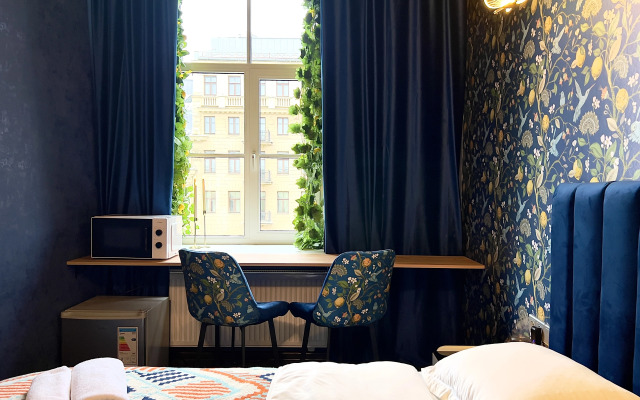 Апартаменты с видом на Невский