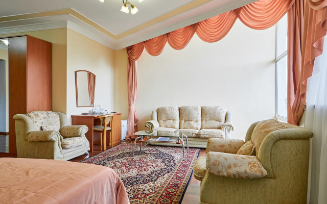 Lux Guest House