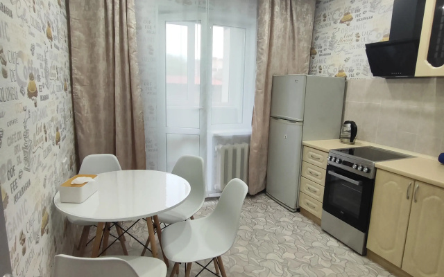 Prostornaya Svetlaya Uyutnaya Raspolozhena V Razvitom Rayone Goroda Flat