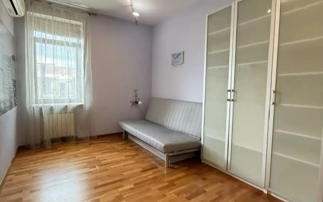 Квартира Трёхкомнатная первая линия Казанки