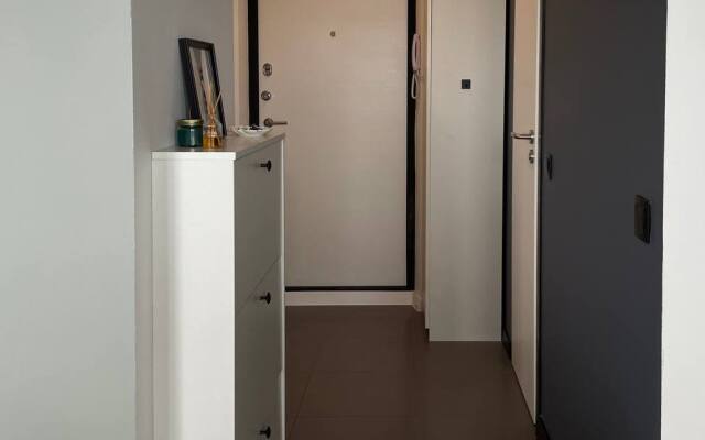 White Lodging Flat