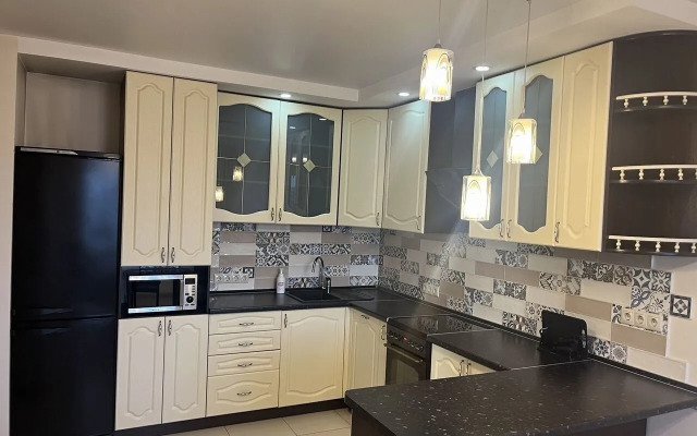 Trekhkomnatnaya Na Pritomskom Prospekte 3A Flat