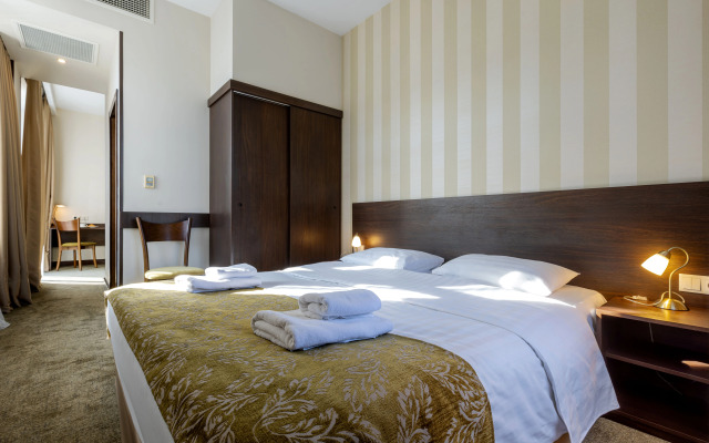 Citrus Hotel
