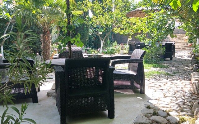 RAJ.com Guest house