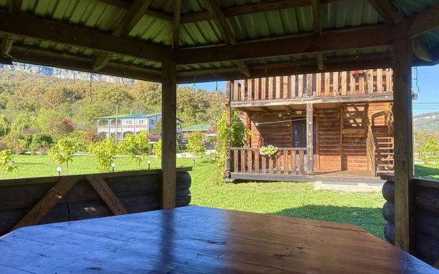 Thach from Travel Hotels Entourage