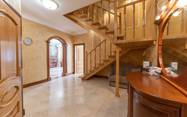 Na 10 Chelovek S Saunoy Private House