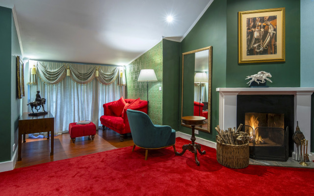 Hill Rise Luxury Villa & Stables by Edwards Collection Villa