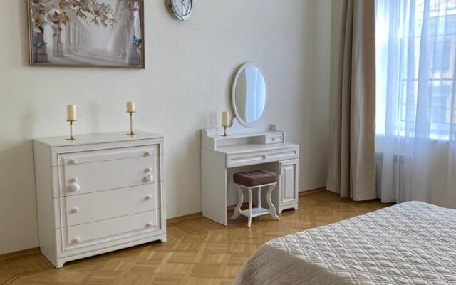 Апартаменты Двухкомнатная квартира на Жуковского 34