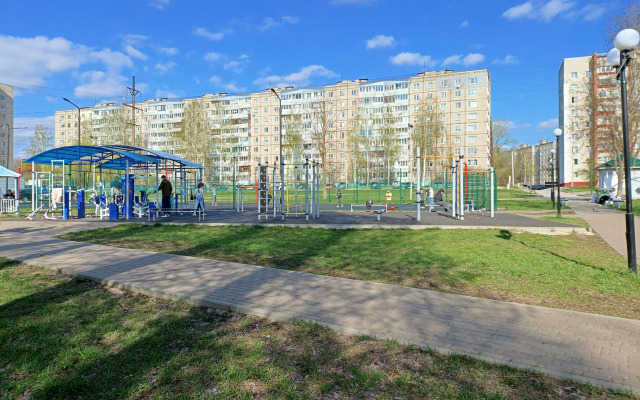 Na Ulitse Komissarova 1g Flat