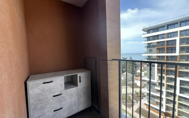 Квартира студия у моря с панорамным окнами