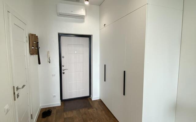 V Tsentre Na Chernyshevskogo Flat