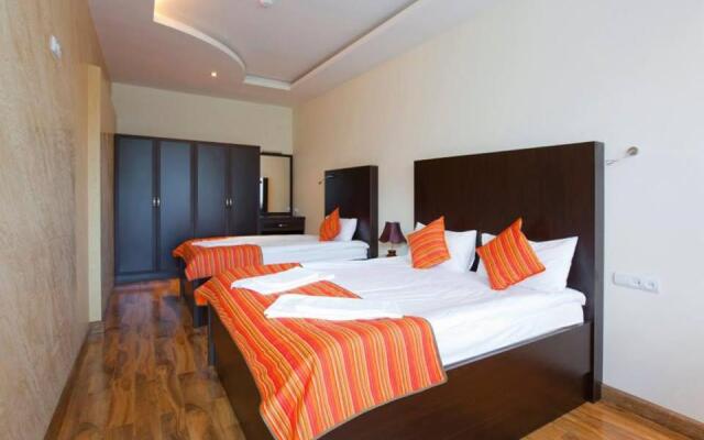 Ani Resort