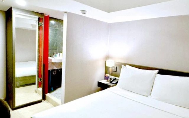 Ramada by Wyndham Bangkok Sukhumvit 11
