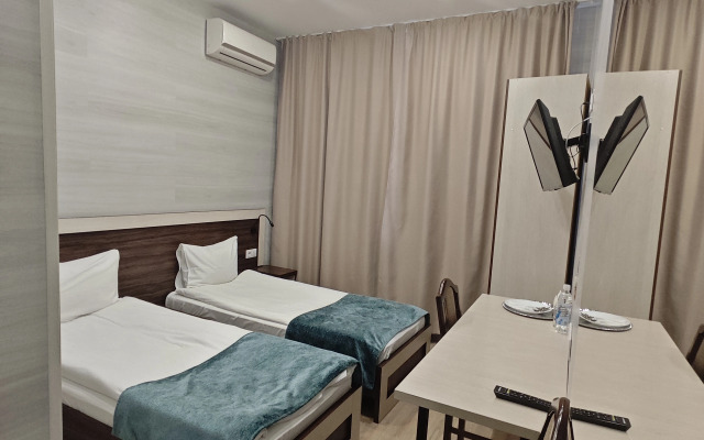 Отель Red Fox на Взлётной 2е