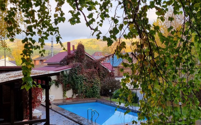 Kamenny Tsvetok Guest House