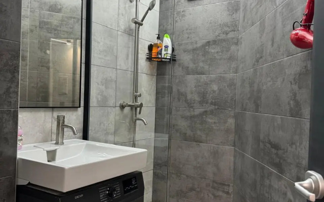 Квартира на Конституции 5/1