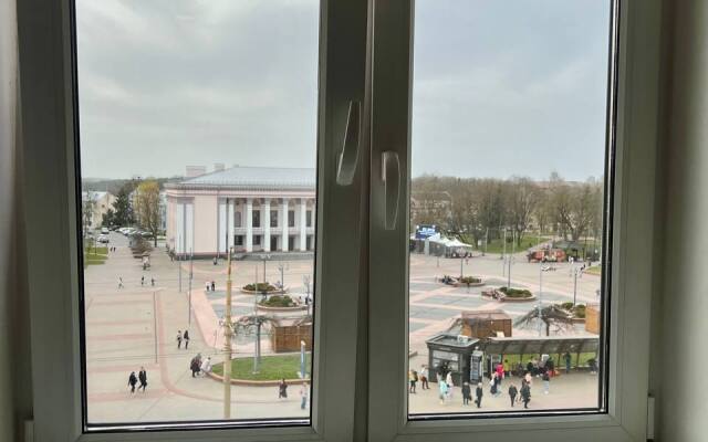 Apartamenty Silver Ot Cityrent s vidom na ploshad