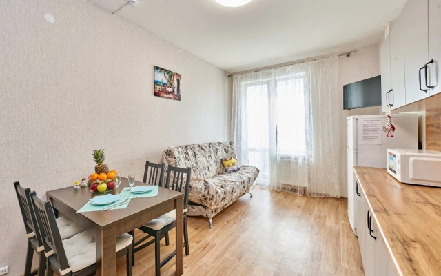 Sovremennaya Komfortnaya Yevrodvushka Na 21 Etazhe Apartments