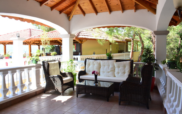 Pine Club Apart Hotel