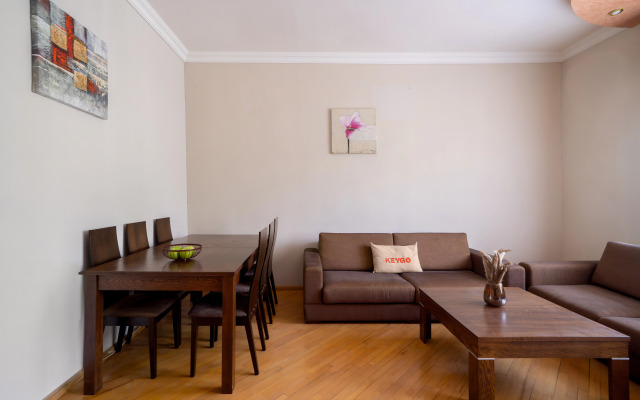 Апартаменты  с 2 спальнями KeyGo 0184 около Ереванского Оперного Театра