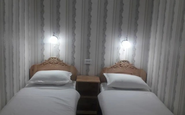 Allanazar Ota Guest house
