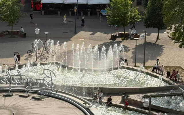 V Tsentre Bresta Flat