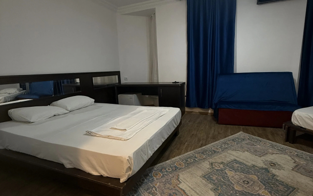 Apart-' Emilia Residence