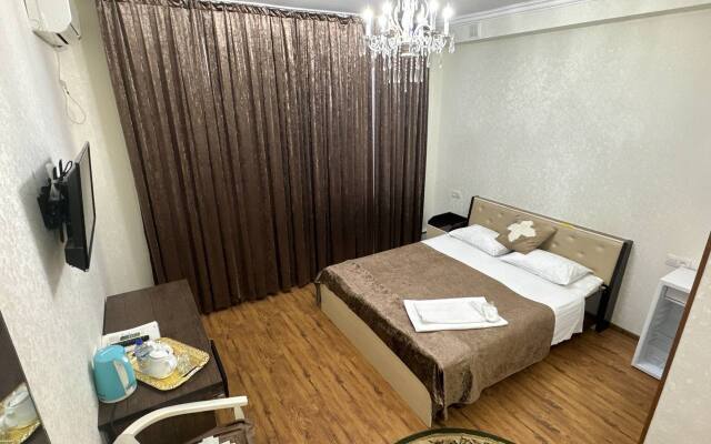 RATMINA Hotel