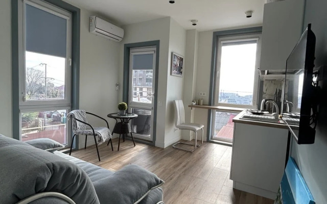 Studiya Bakinskaya 26-17 Flat