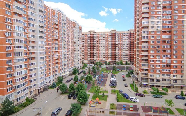 Na 9 Etazhe Ryadom S Parkom Galitskogo Apartments