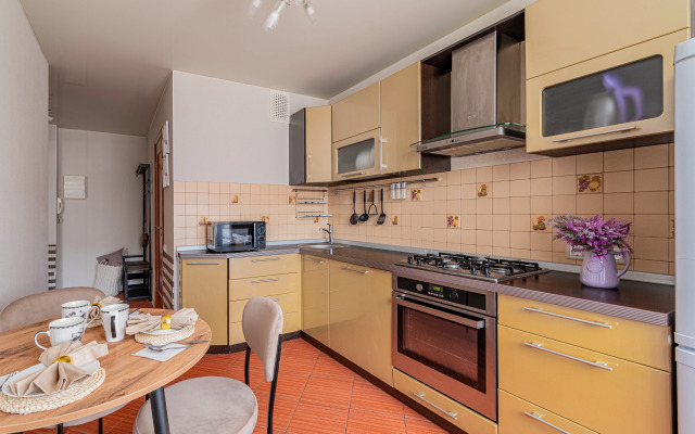 Квартира на Бакинских Комиссаров 107