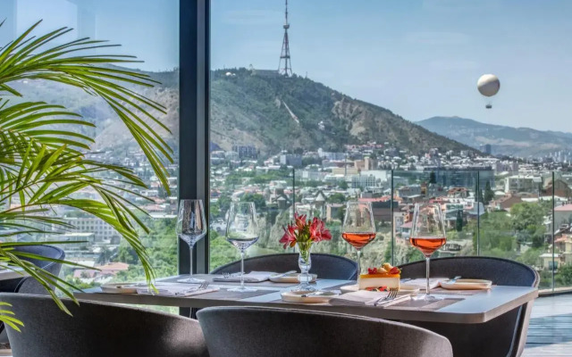Hotel Golden Tulip Design Tbilisi