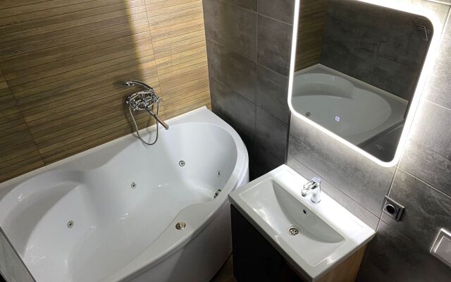 Na prospekte Oktyabrya 38 Apartments