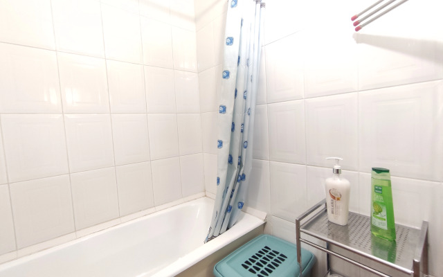 Апартаменты 3-комнатные OCHRE APARTAMENT от Акварель.flat у Нефтегазового университета