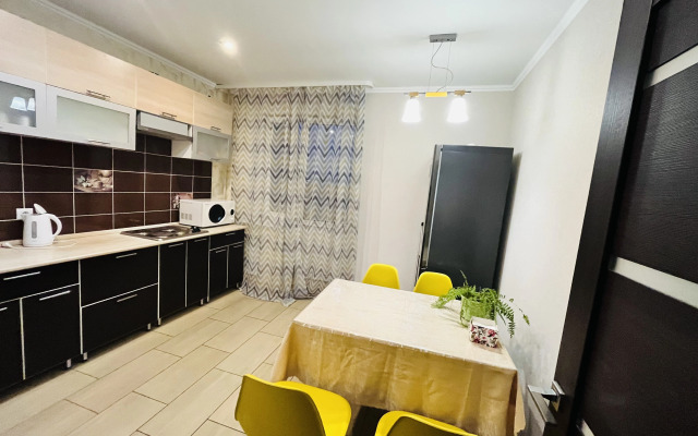 V Pereulke Rechnom 6 Apartments