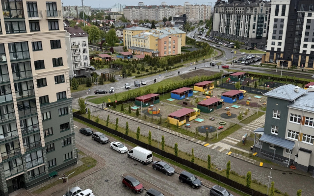 S Frantsuzkim Balkonchikom Flat