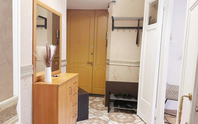 Chetyrekhkomnatnaya Natali Apart V Tsentre Moskvy Flat