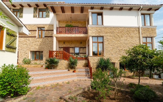 Rahil Guest House