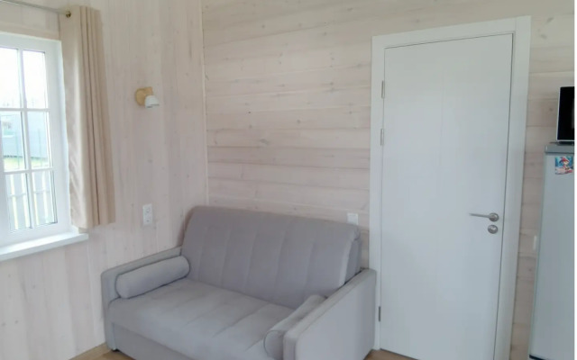 V Snetkovo U Ozera Private House
