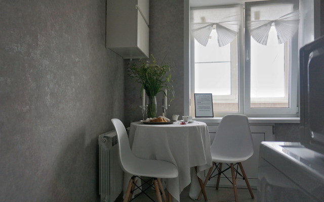 Schastlivaya S Vidom Na Lavru Flat