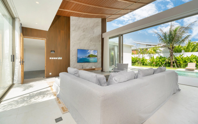 Swimming Pool Villa