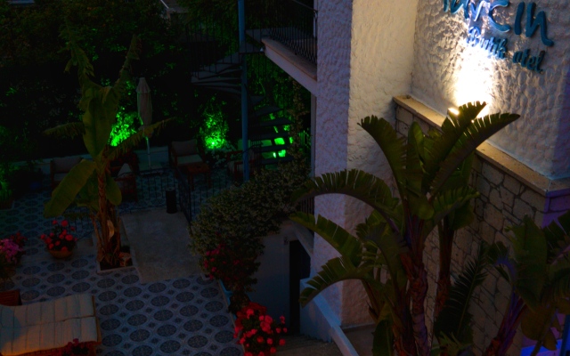 Tarcin Alacati Otel