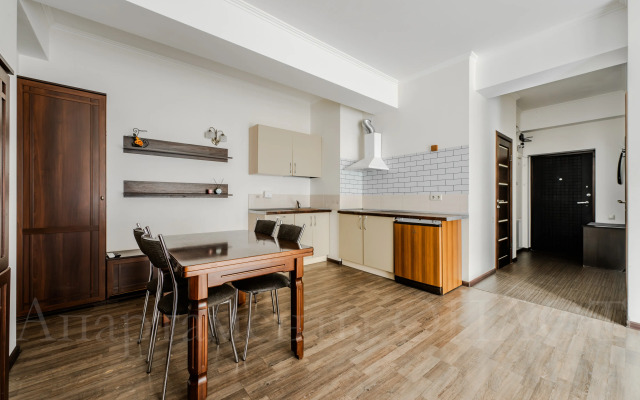 Oplot - Semejnye s odnoj spal'nej i balkonom 3 Apartments