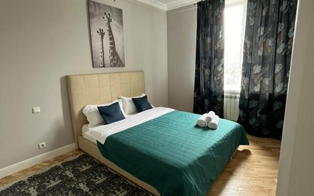 M.o.o.n Apartments Tole Bi Tulebaeva Kv 8 Tsentr Flat